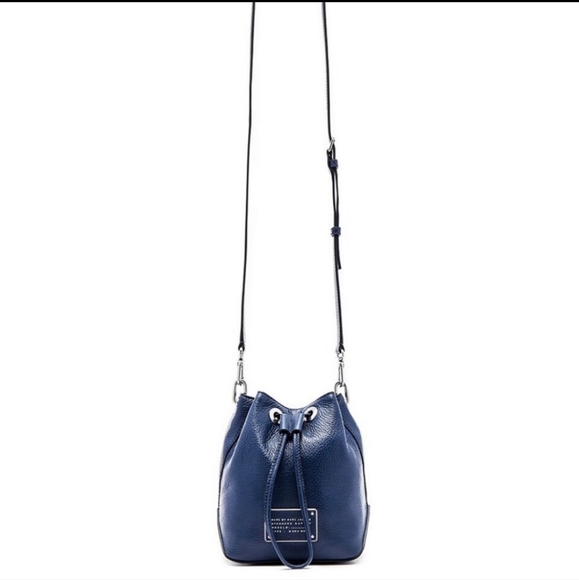 Marc by Marc Jacobs Too Hot to Handle Small Drawstring Leather Crossbody Bag - Picture 4 of 11